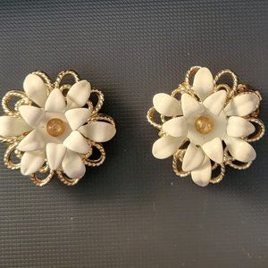 Sarah Coventry Snow Flower Earrings